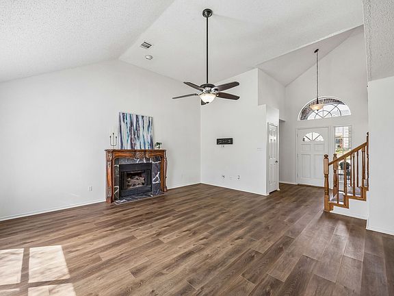 4th image of 1009 Ridgemont Dr