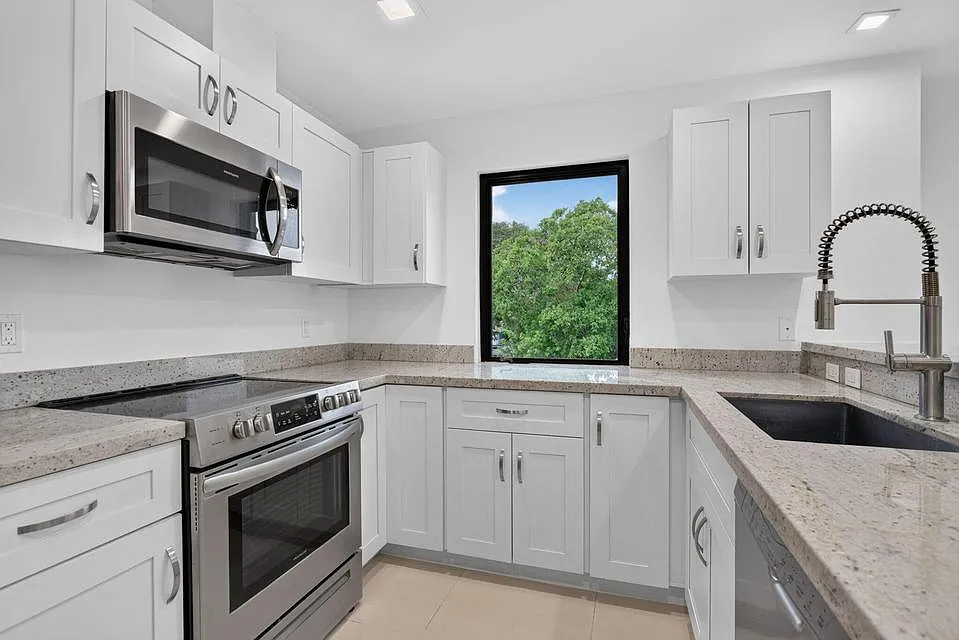 3 bed, 2.5 bath, 1648 sqft, $3,400 — Photo 4