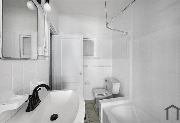 5th image of 323 N Westland Ave #10