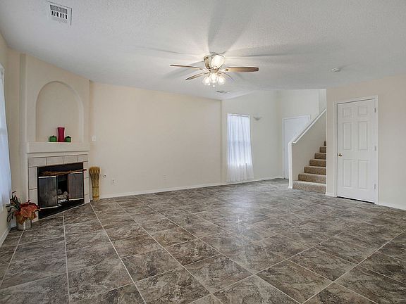 4th image of 628 Vista Lejos Ln SW