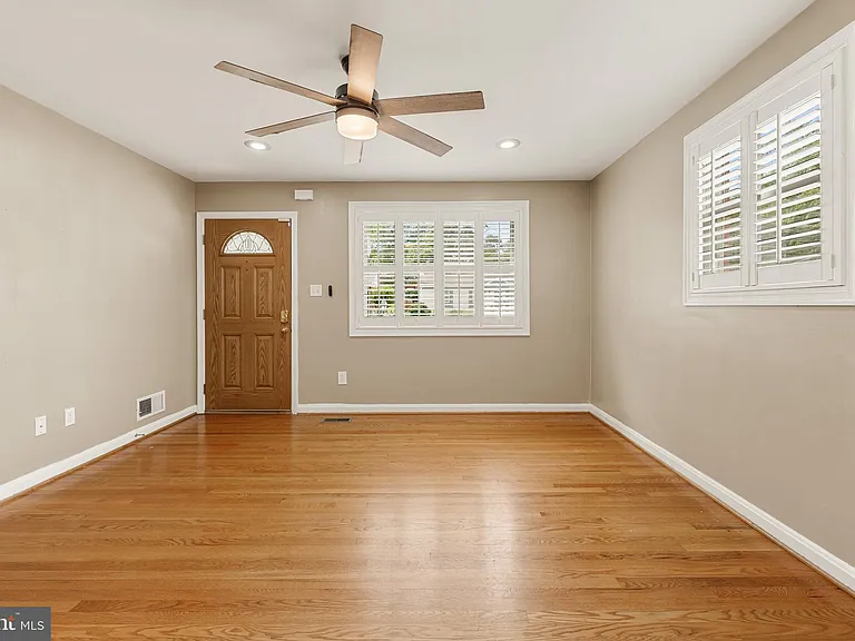 11809 Timber Ln — Photo 7