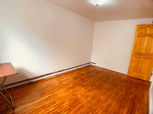 Rented by Laura Nguyen, LREB | media 10