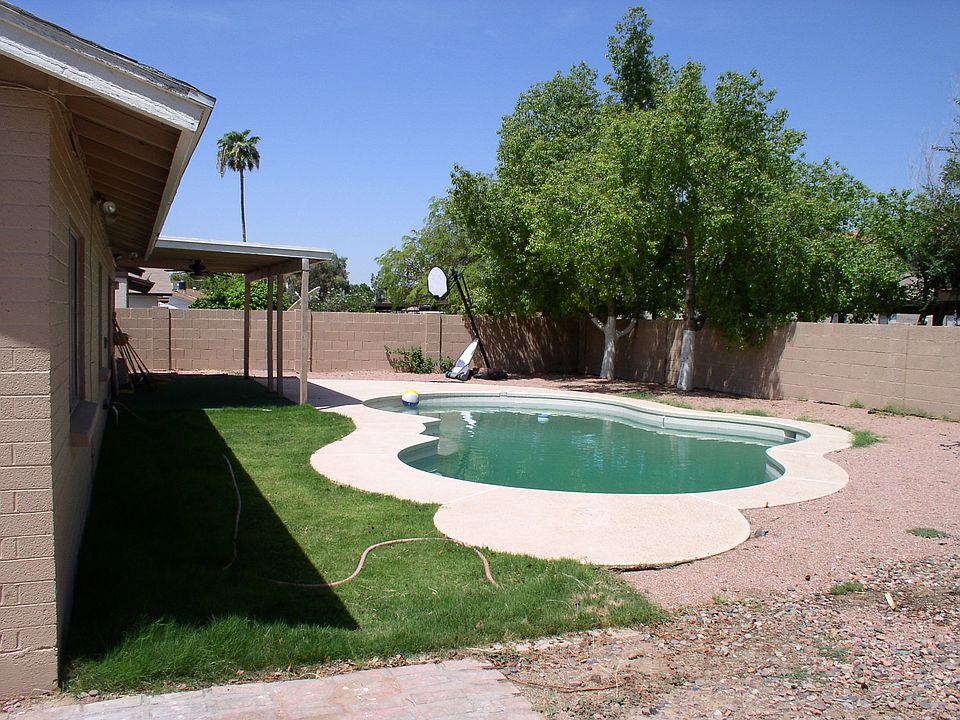 2nd image of 818 W Isabella Ave