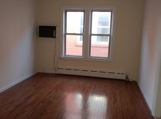 2050 35th St, Astoria, NY 11105