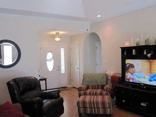 3rd image of 1861 Woodland Dr