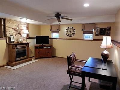 5th image of 362 Bruce Dr
