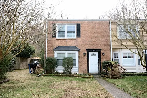1821 Durham W Photo 1
