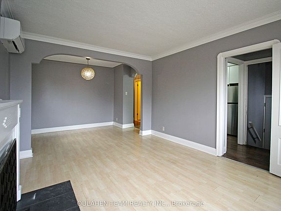 4th image of 38 Finch Ave W