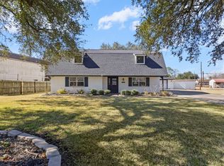 2850 Seattle St, Nederland, TX 77627