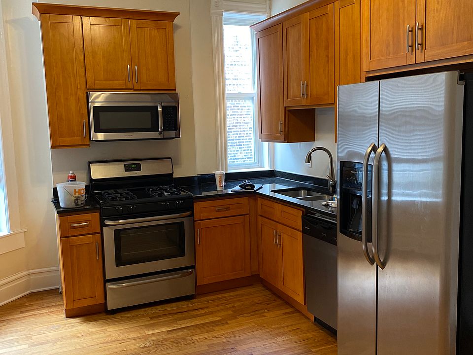 1st image of 1456 N Maplewood Ave APT 2R