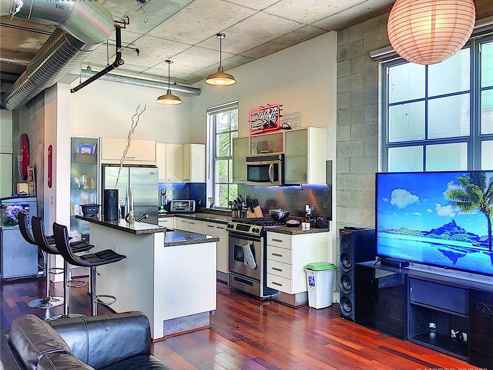 1st image of 411 1st Ave APT 206
