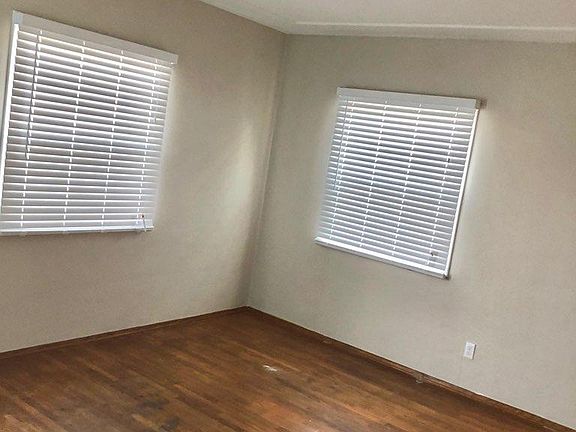 3rd image of 571 Flower St
