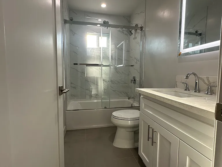 1118 S Holt Ave #5B — Photo 7