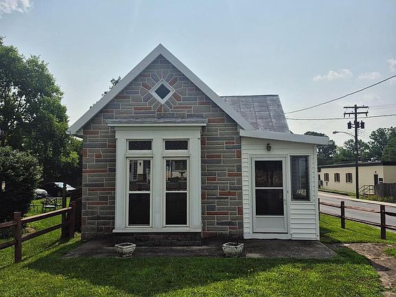 3rd image of 219 S Seton Ave