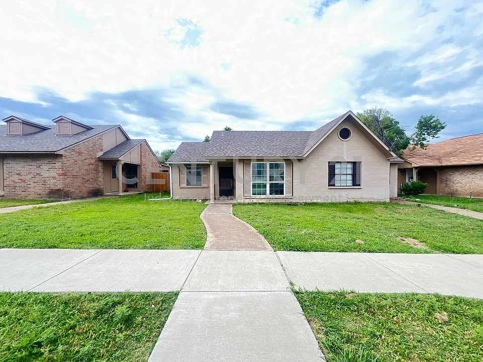 6011 Dooley Dr