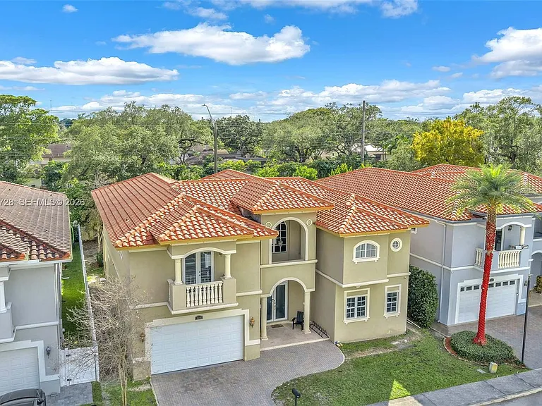3545 Forest View Cir — Photo 39
