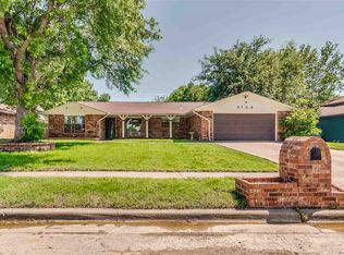 5704 NW Rotherwood Dr, Lawton, OK 73505