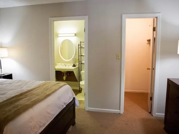 311 Alexander Ave W #206, Greenwood, SC 29646