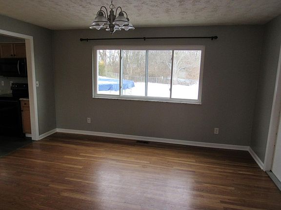 4th image of 11487 Bernhart Ct