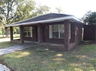 62 Grove Ln, Claxton, GA 30417