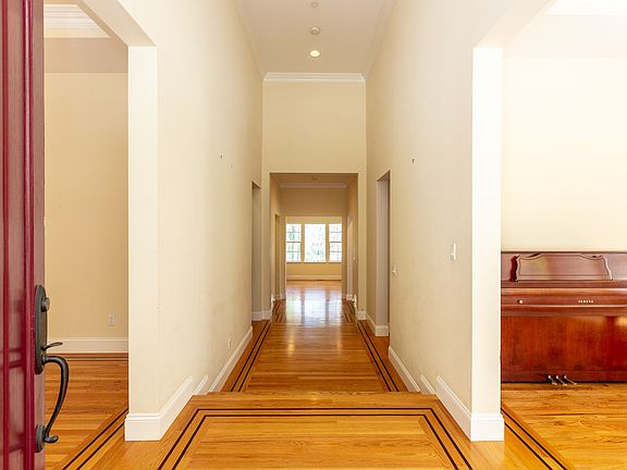 3rd image of 505 Blue Jay Way