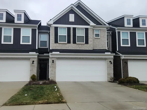 1459 Arcadia Dr, Milford, MI 48381