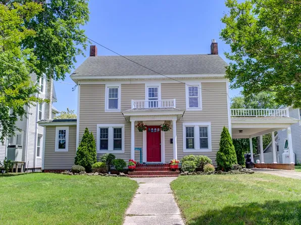 3822 Main St, Chincoteague Island, VA 23336