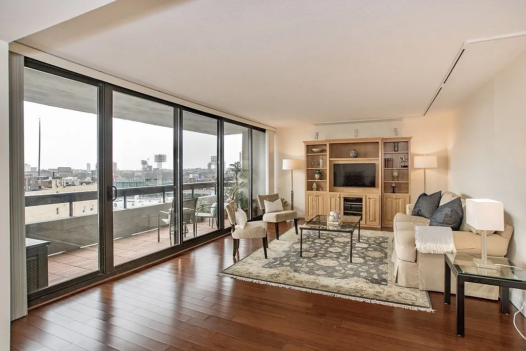 2 bed, 2.0 bath, 1255 sqft, $5,300 — Photo 3