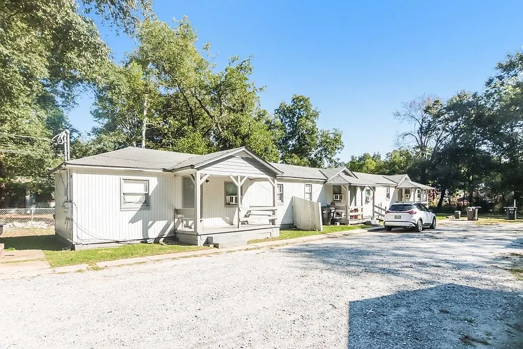 1 bed, 700 sqft, $625 — Photo 1