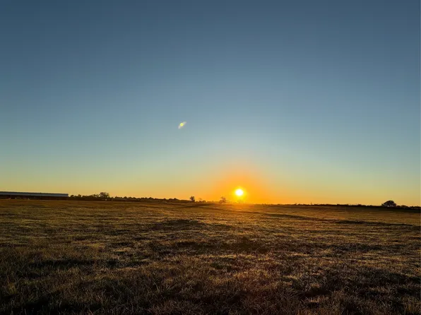 3800 Carpenters Bluff Rd, Denison, TX 75021