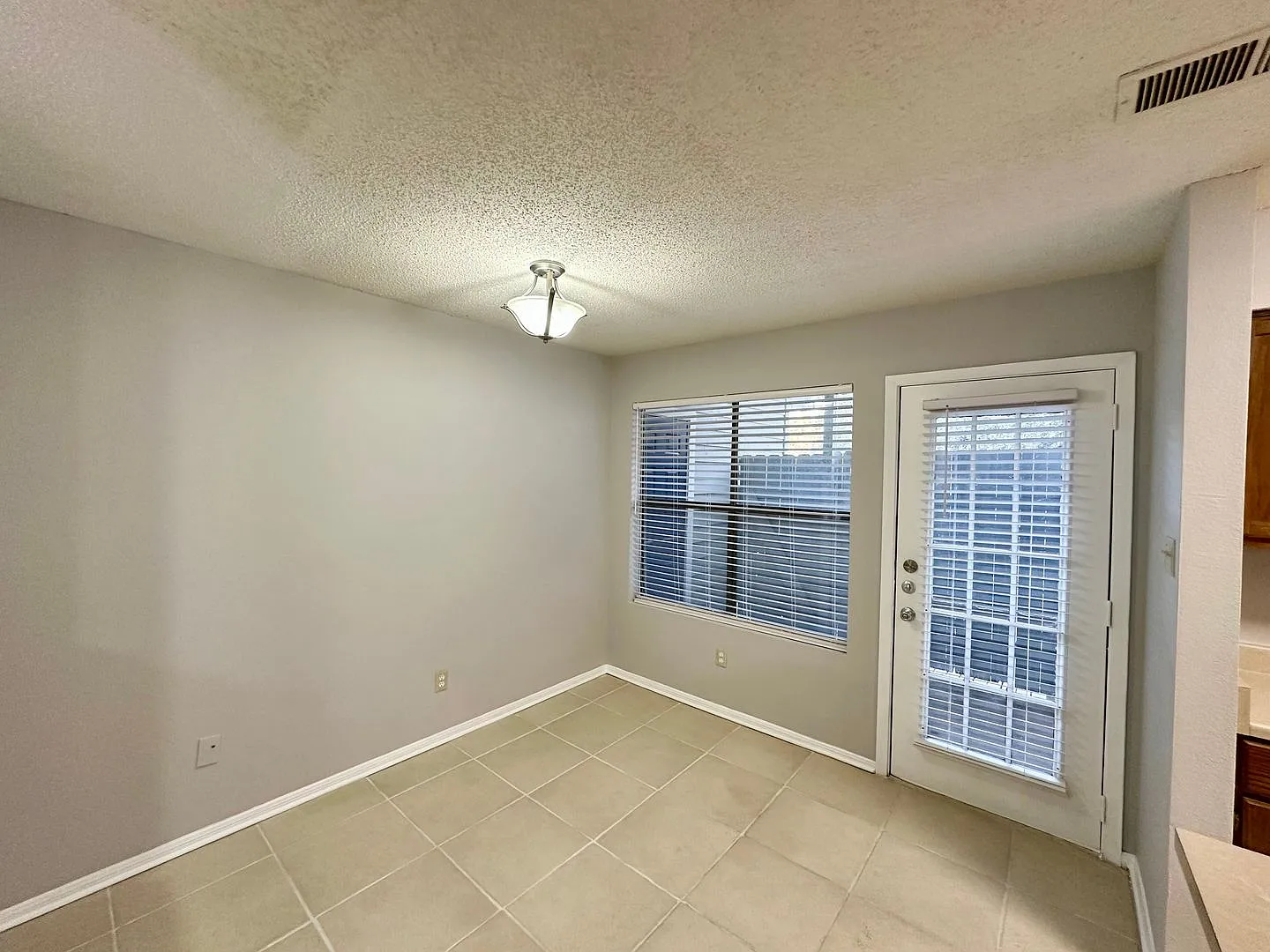 1/1 Apartment in North Austin — Photo 3