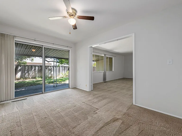 4517 Catalina Dr — Photo 8