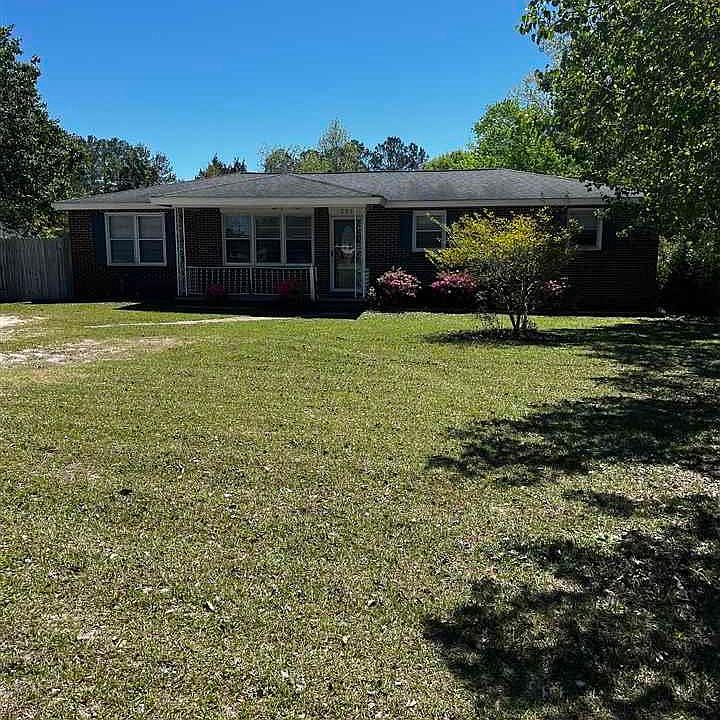 1st image of 203 Fairview Ct