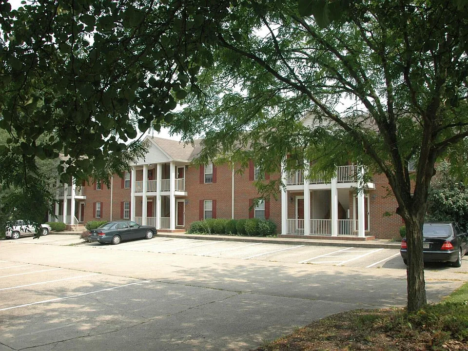 79 Forest Hill Dr