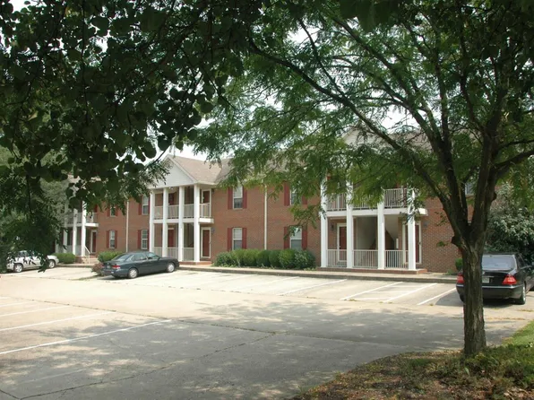 67 Forest Hill Dr, Frankfort, KY 40601