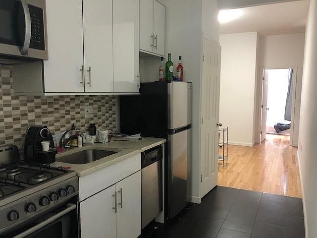 1st image of 207 E 14th St APT 1D