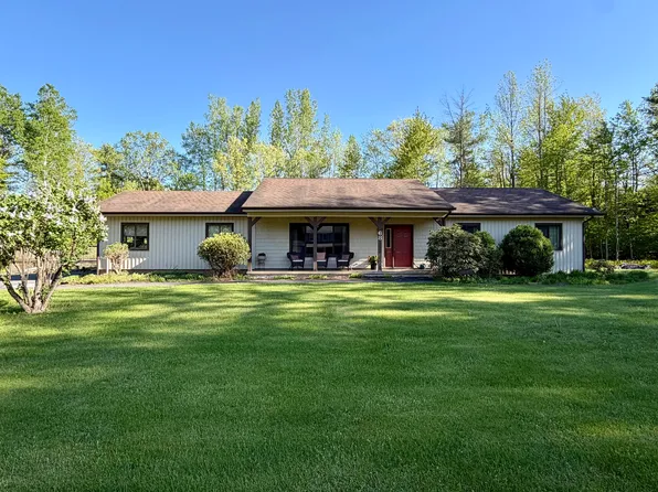 68 Rosbo Ln, Morrisonville, NY 12962