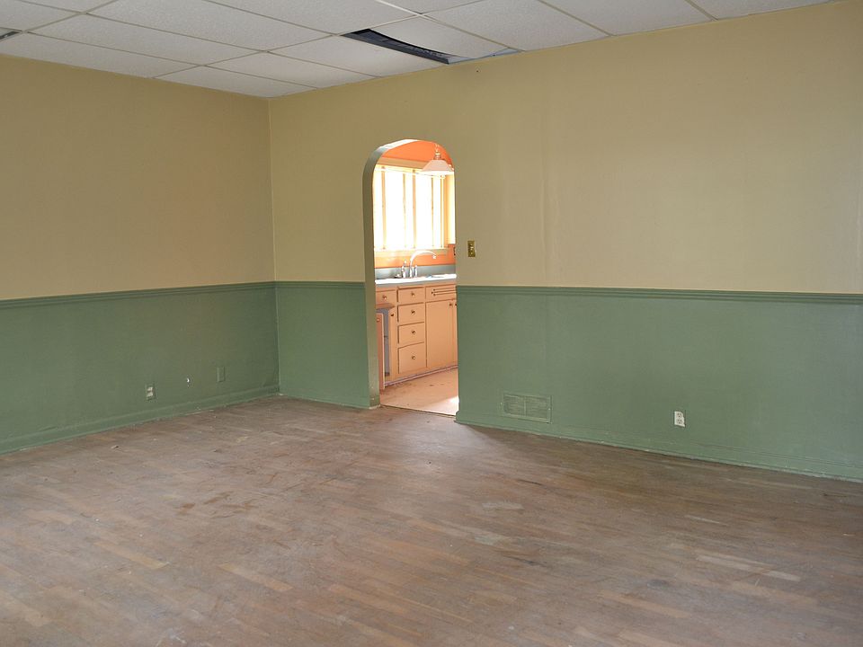 2nd image of 313 W 3rd St