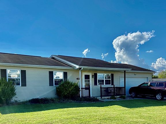 2nd image of 208 Saint Anthonys Ln