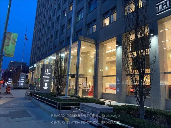 111 Saint Clair Ave W #1426, Toronto, ON M4V 1N5