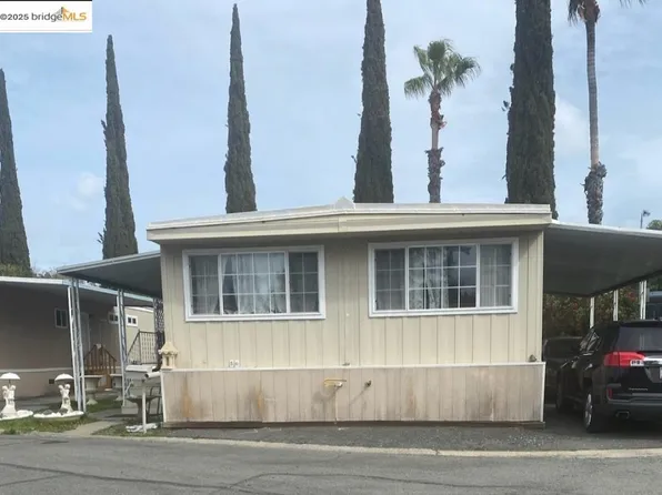 56 Koch Ln, Concord, CA 94518