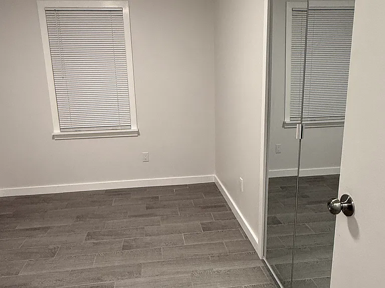 208 Chatham Ct — Photo 9