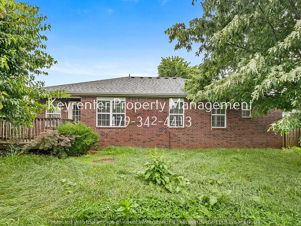 3703 SW Surrey Ave