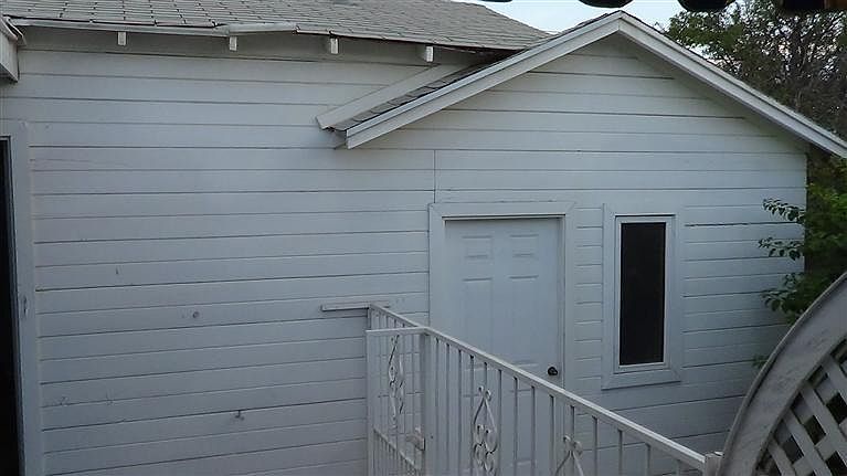 2nd image of 623 Arvin St