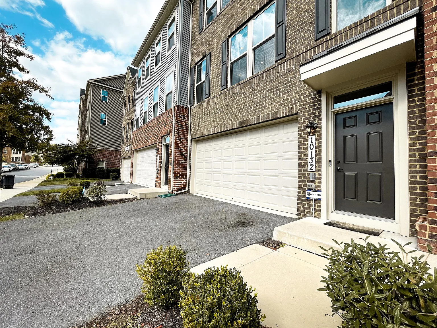 10132 Dorsey Lane - - — Photo 1