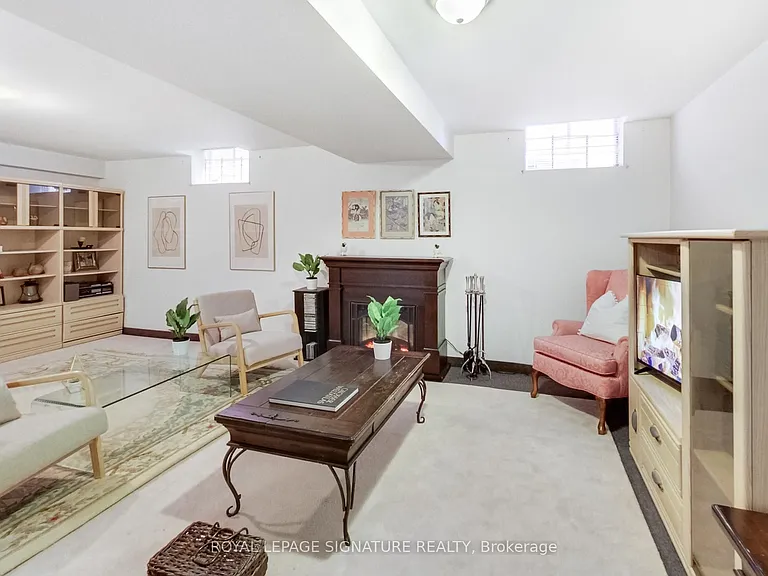 1814 Rosebank Rd — Photo 37