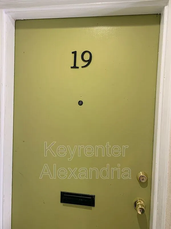 2 bed, 1.0 bath, 703 sqft, $2,850 — Photo 3