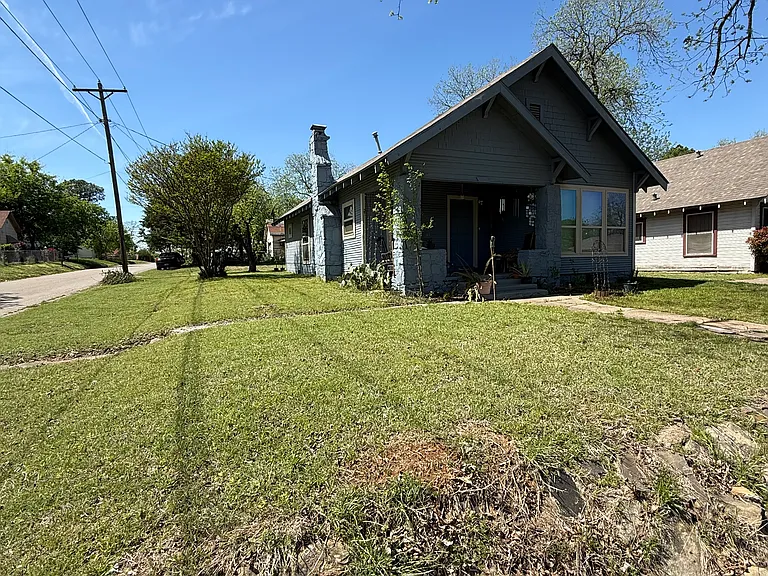 703 A St NE — Photo 11