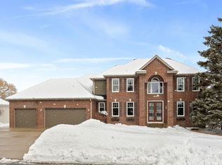 18076 Clear Spring Ln, Eden Prairie, MN 55347