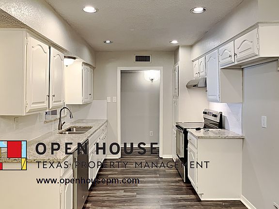 5th image of 2207 Versailles Dr